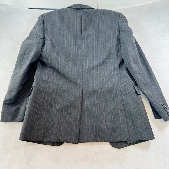 2-Piece Suit Guild-Hall Clothes Men's 42R VINTAGE Grey/ Blue Pin Stripe - Picture 2 of 16